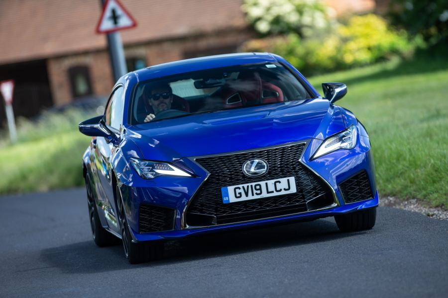  Lexus RC F 2019 года  (UK) (фото 17 из 40)